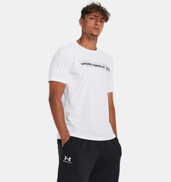 Beyaz Erkek UA Camo Chest Stripe Kısa Kollu T-shirt