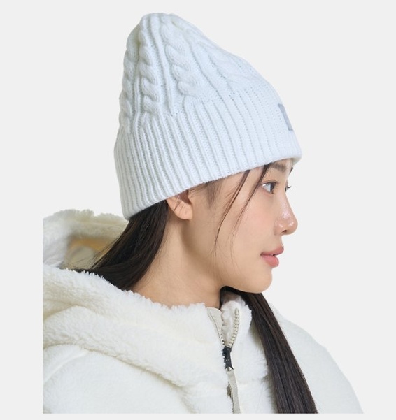 Beyaz Kadın UA Halftime Cable Örme Bere